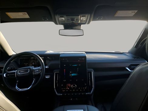 Used 2025 GMC Yukon Denali image 23