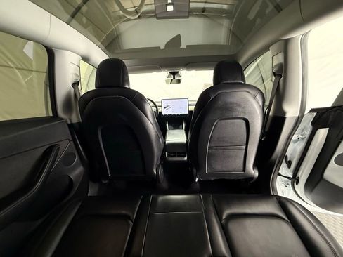 Used 2020 Tesla Model Y Long Range image 28