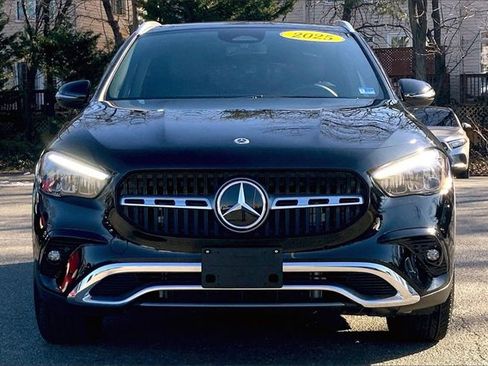 Used 2025 Mercedes-Benz GLA 250 4MATIC image 2
