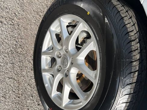 Used 2023 Chrysler Pacifica Touring-L FWD image 22