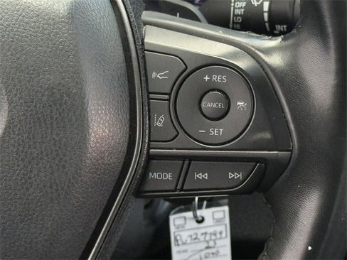 Used 2023 Toyota Camry SE image 14