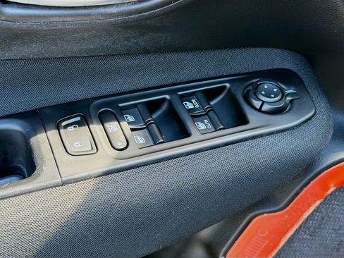 Used 2020 Jeep Renegade Latitude image 21