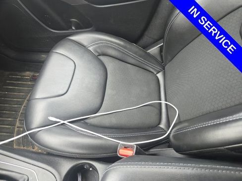 Used 2019 Jeep Cherokee Latitude Plus AWD/4WD image 10