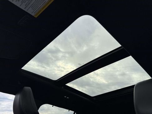 Used 2020 Ford Explorer Limited image 24