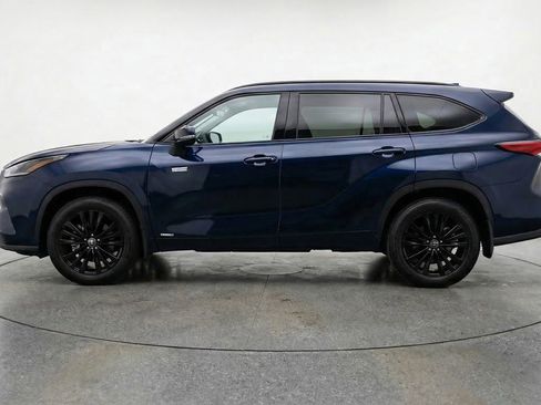 Used 2025 Toyota Highlander XSE image 5