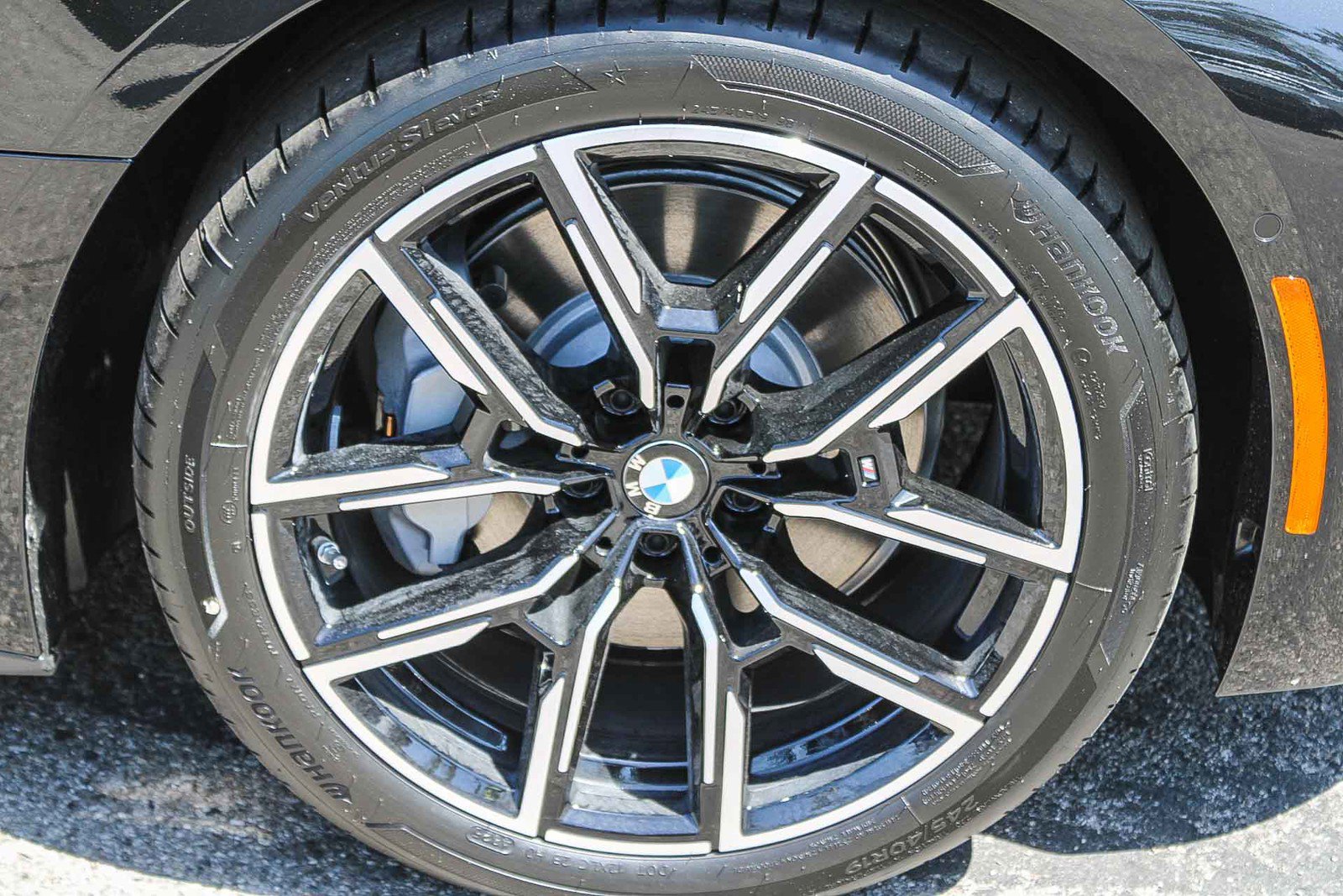 New 2026 BMW i4 xDrive40i w/ M Sport Package AWD/4WD image 10