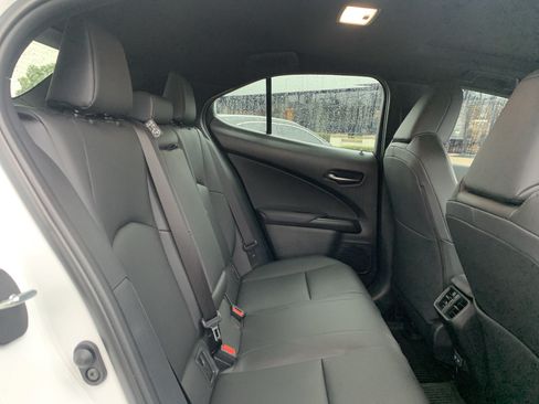 Certified 2026 Lexus UX 300h FWD w/ Accessory Package (2T) image 33