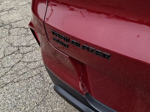 Used 2023 Chevrolet TrailBlazer RS AWD/4WD image 36
