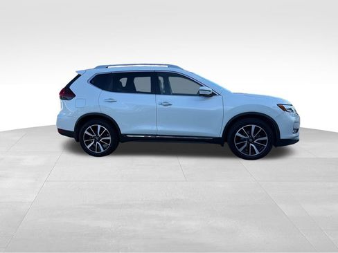Used 2020 Nissan Rogue SL w/ Premium Package FWD image 9