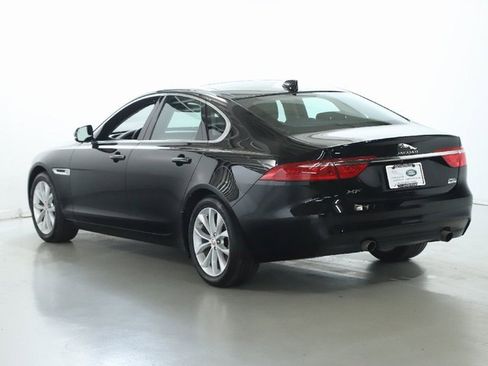 Used 2018 Jaguar XF Premium image 5