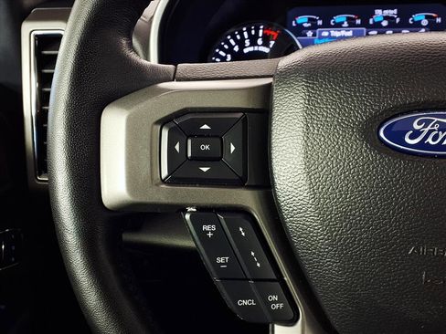 Used 2021 Ford Expedition XLT image 19