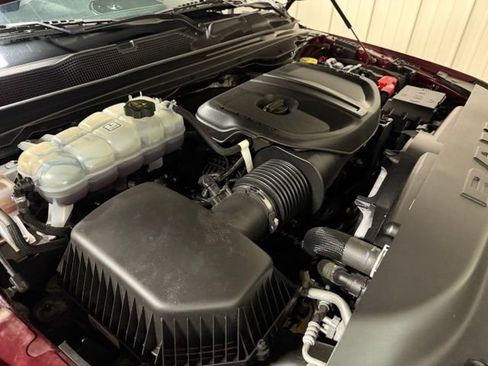 Used 2025 RAM 1500 Laramie AWD/4WD image 45