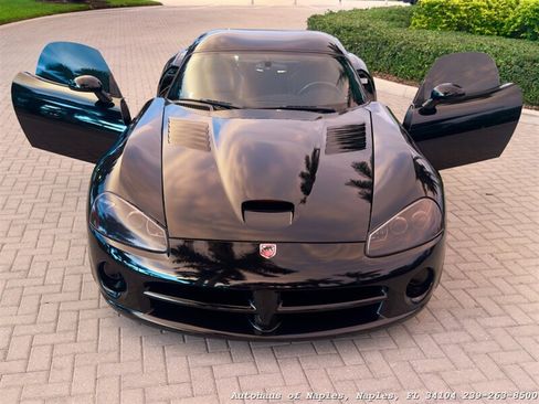 Used 2006 Dodge Viper SRT-10 RWD image 2