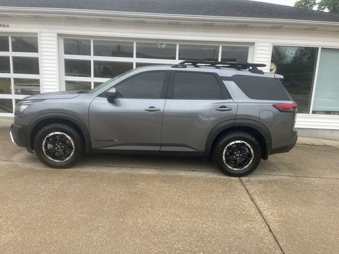 Used 2025 Nissan Pathfinder Rock Creek AWD/4WD image 2