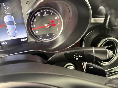 Used 2019 Mercedes-Benz GLC 300 4MATIC image 16