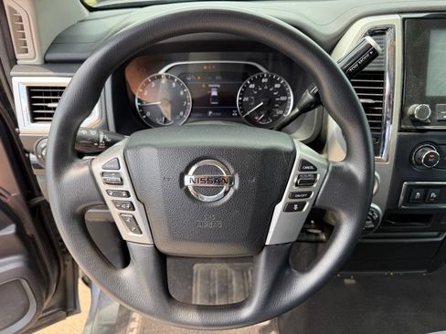 Used 2020 Nissan Titan SV AWD/4WD image 14