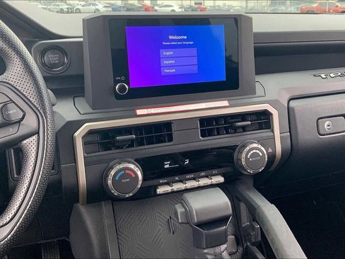 Used 2025 Toyota Tacoma SR AWD/4WD image 6