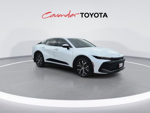 Used 2024 Toyota Crown XLE image 2