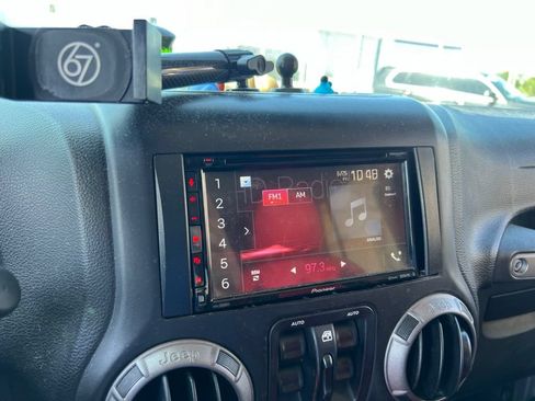 Used 2015 Jeep Wrangler Unlimited Sport w/ Quick Order Package 24S AWD/4WD image 18