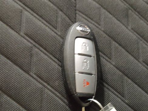 Used 2021 Nissan Kicks S FWD image 32