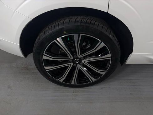 Used 2023 Volvo XC60 B5 Ultimate w/ Protection Package FWD image 10