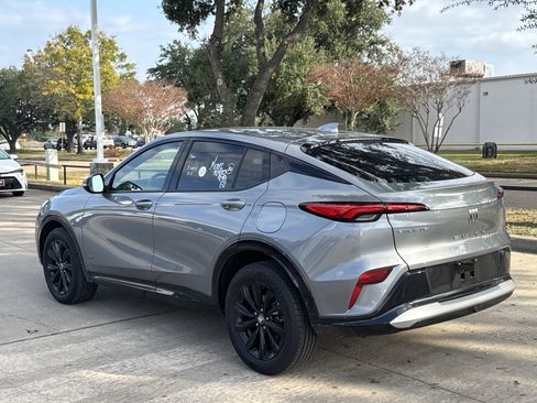 Used 2025 Buick Envista Sport Touring image 8