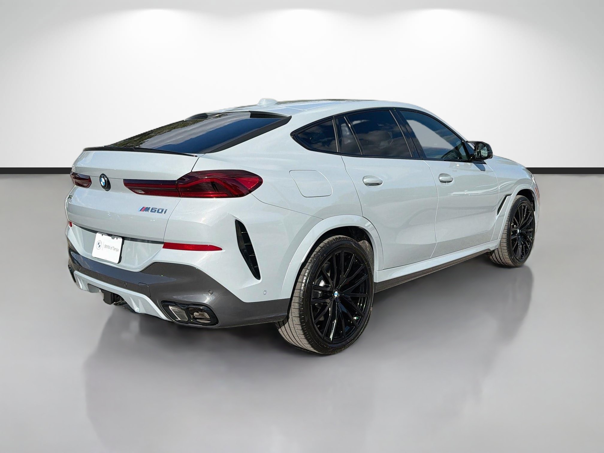 Used 2025 BMW X6 M60i AWD/4WD image 3