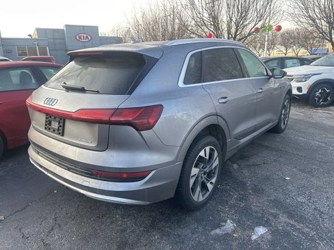 Used 2021 Audi e-tron Premium w/ Towing Package image 4