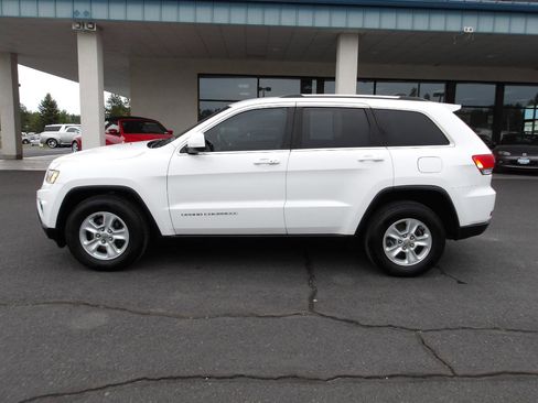 Used 2014 Jeep Grand Cherokee Laredo w/ Quick Order Package 23E AWD/4WD image 2