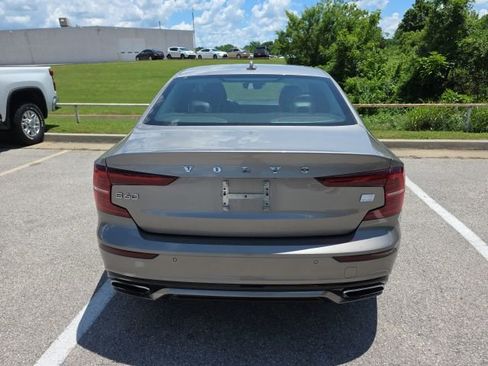 Used 2021 Volvo S60 T8 R-Design Expression AWD/4WD image 4