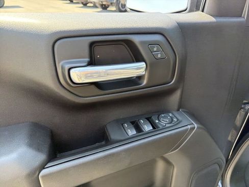 Used 2023 Chevrolet Silverado 1500 Custom image 16