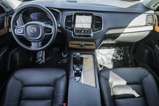 Used 2025 Volvo XC90 B6 Plus w/ Protection Package Premier AWD/4WD image 22