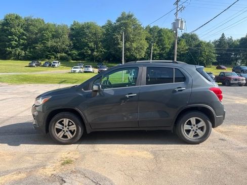 Used 2018 Chevrolet Trax LT w/ LT Convenience Package AWD/4WD image 9