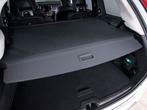 Certified 2025 Volvo XC90 T8 Plus w/ Protection Package Premier image 14