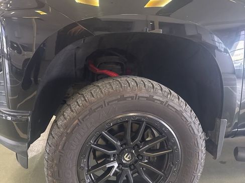 Used 2019 Chevrolet Silverado 1500 Custom image 2