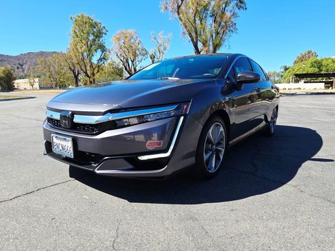 Used 2019 Honda Clarity Plug-In Hybrid image 3