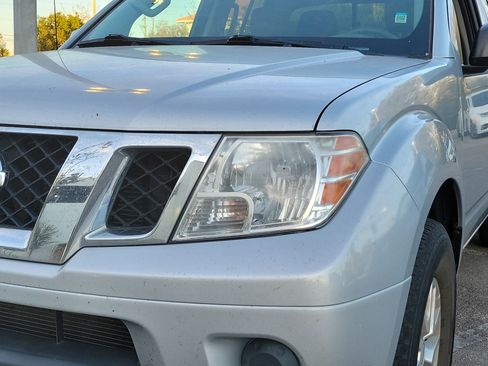 Used 2019 Nissan Frontier SV image 7