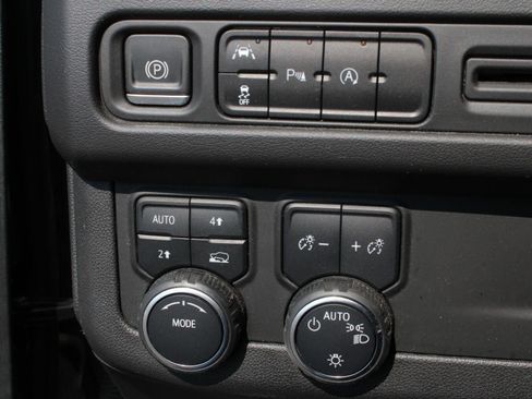 Used 2023 Chevrolet Tahoe LT AWD/4WD image 10