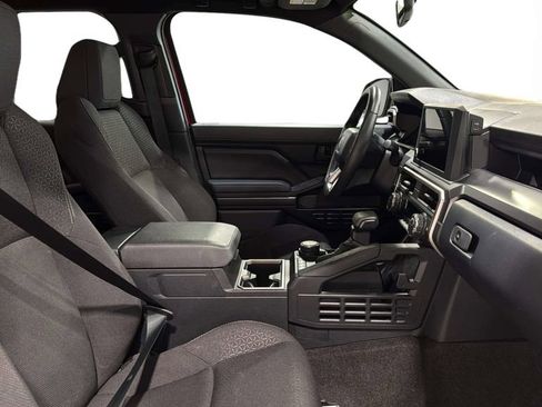 Used 2025 Toyota 4Runner SR5 AWD/4WD image 10