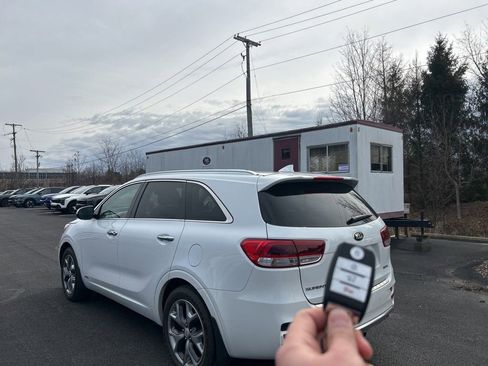 Used 2018 Kia Sorento SX image 5