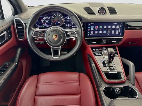 Used 2023 Porsche Cayenne S image 25