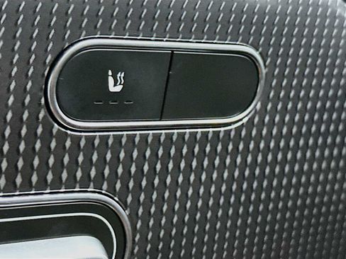 Used 2020 Mercedes-Benz GLB 250 image 19