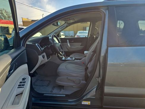 Used 2009 GMC Acadia SLE w/ Visibility Package image 10