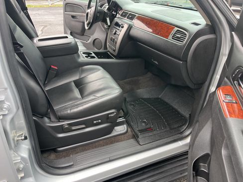 Used 2014 GMC Yukon XL SLT image 32