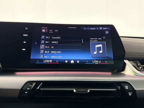 Used 2025 BMW X1 xDrive28i w/ Premium Package image 23