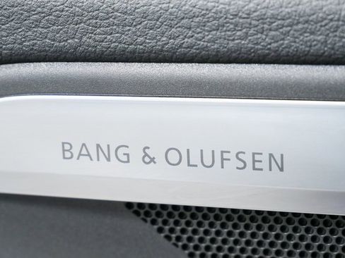 Used 2024 Audi Q8 e-tron Premium Plus image 7