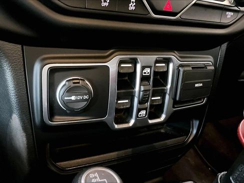 Used 2021 Jeep Wrangler Unlimited Sport w/ Technology Group AWD/4WD image 15
