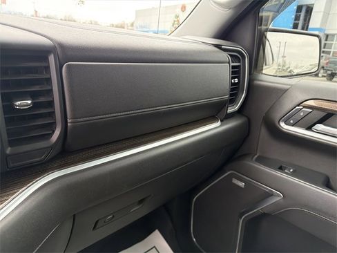 Used 2022 Chevrolet Silverado 1500 LT Trail Boss w/ Convenience Package II image 24