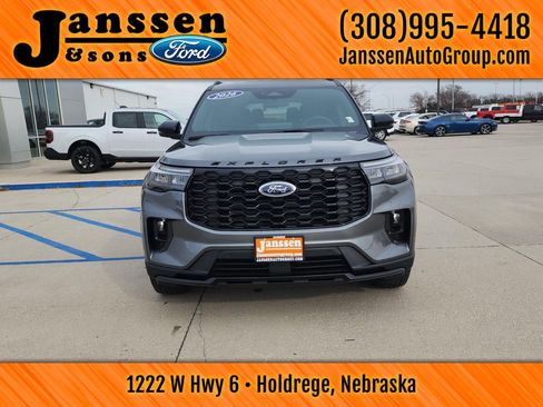 New 2026 Ford Explorer ST-Line image 3