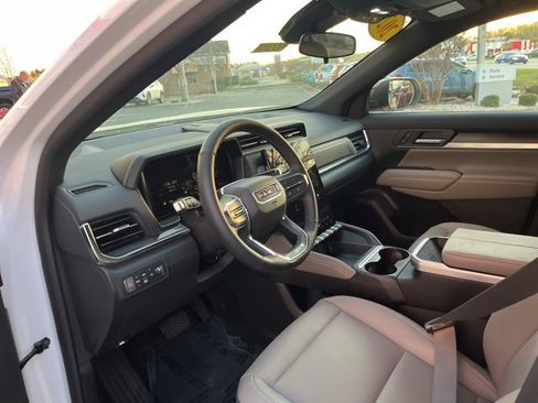 Used 2025 GMC Terrain Elevation w/ Elevation Premium Package image 6